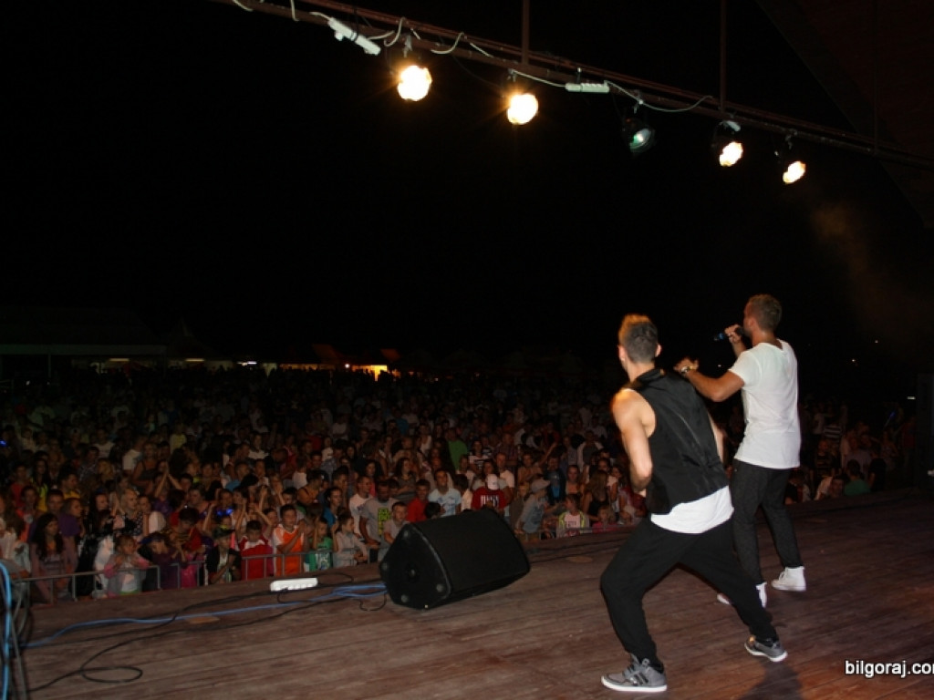 Dni Frampola: Dwudniowa impreza nad Zalewem. Dzień drugi czyli koncerty i występy sceniczne