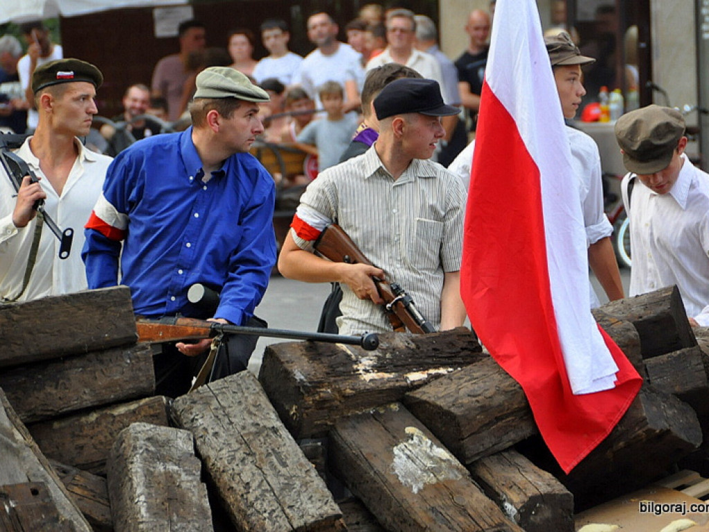 Mieszkańcy Ziemi Biłgorajskiej oddali cześć Powstańcom Warszawskim (FOTO, VIDEO)