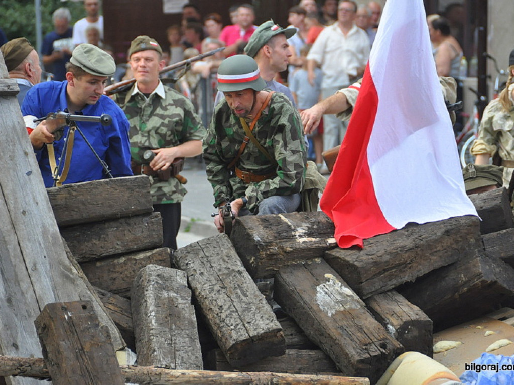 Mieszkańcy Ziemi Biłgorajskiej oddali cześć Powstańcom Warszawskim (FOTO, VIDEO)