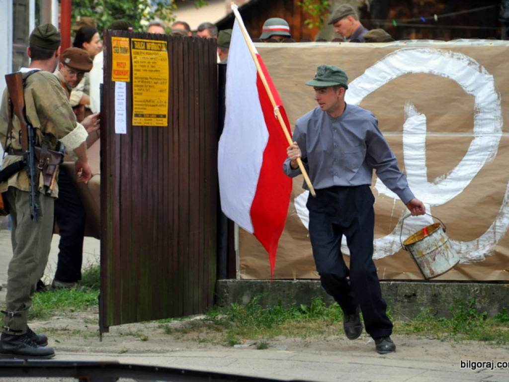 Mieszkańcy Ziemi Biłgorajskiej oddali cześć Powstańcom Warszawskim (FOTO, VIDEO)