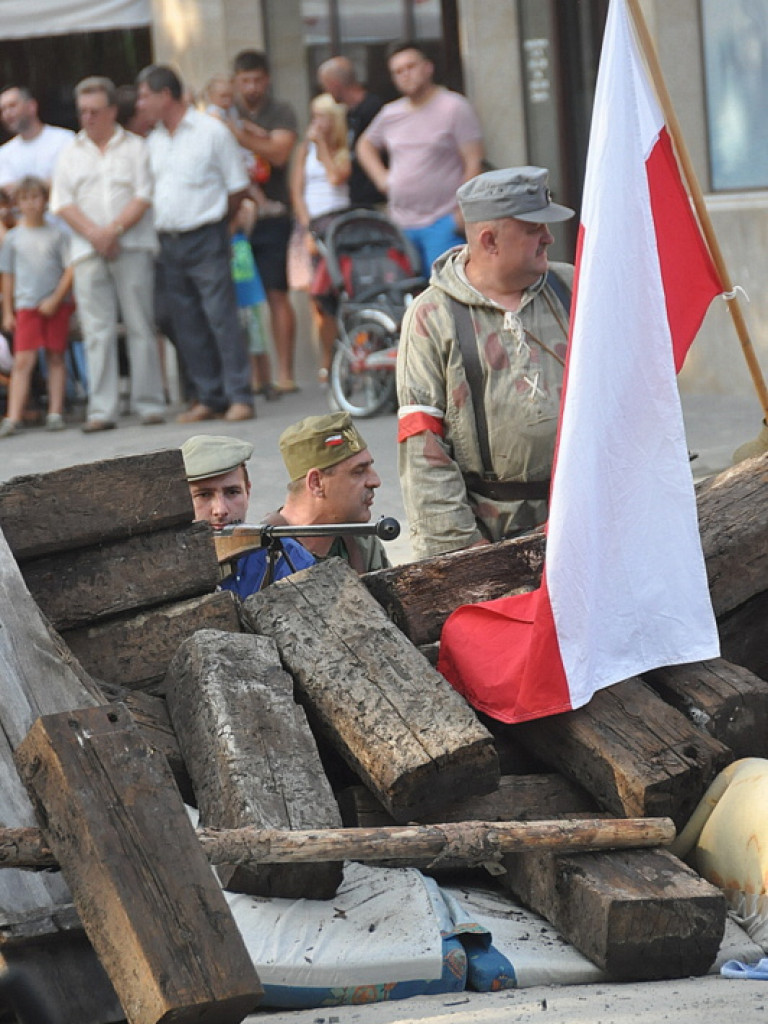 Mieszkańcy Ziemi Biłgorajskiej oddali cześć Powstańcom Warszawskim (FOTO, VIDEO)
