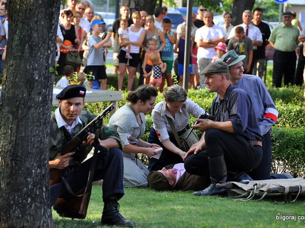 Mieszkańcy Ziemi Biłgorajskiej oddali cześć Powstańcom Warszawskim (FOTO, VIDEO)