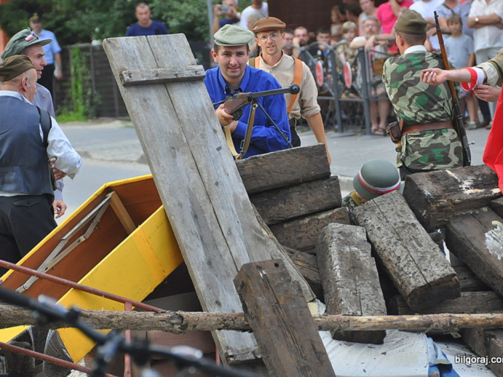 Mieszkańcy Ziemi Biłgorajskiej oddali cześć Powstańcom Warszawskim (FOTO, VIDEO)