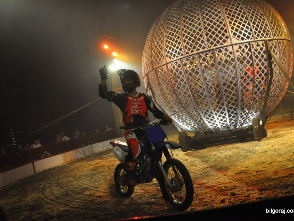 Cyrk Zalewski w Biłgoraju z nowym repertuarem (FOTO)