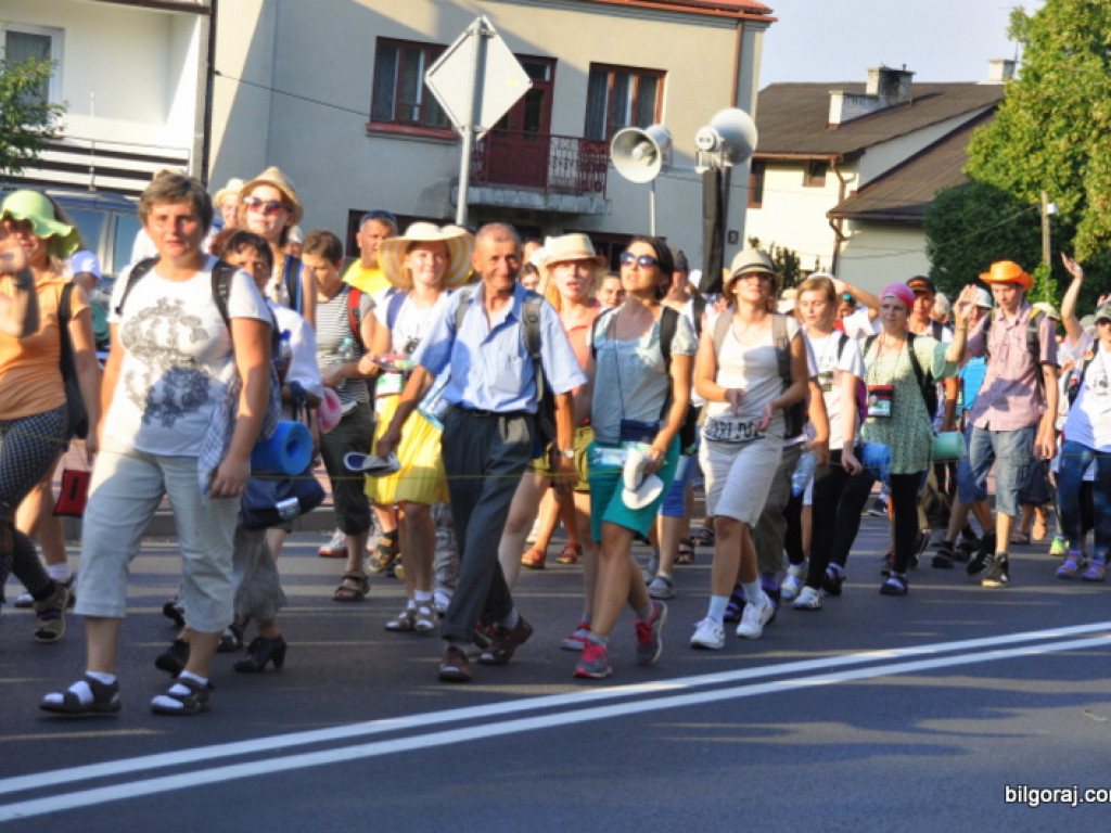 Pielgrzymi w drodze na Jasną Górę dotarli do Biłgoraja (FOTO)