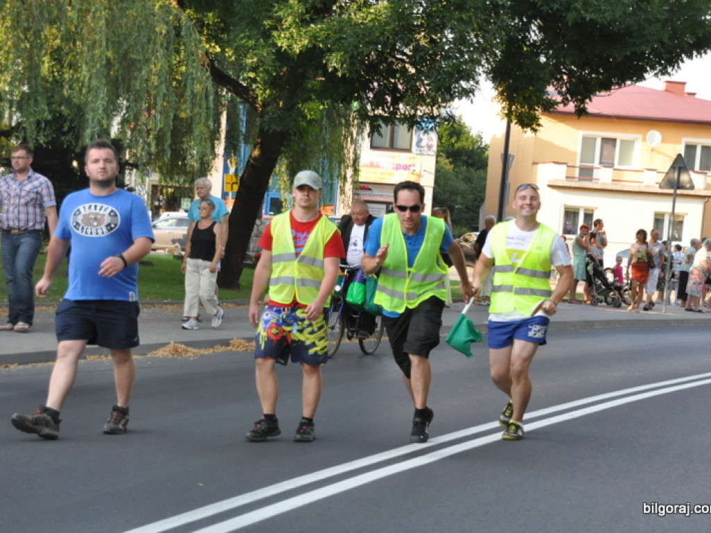 Pielgrzymi w drodze na Jasną Górę dotarli do Biłgoraja (FOTO)
