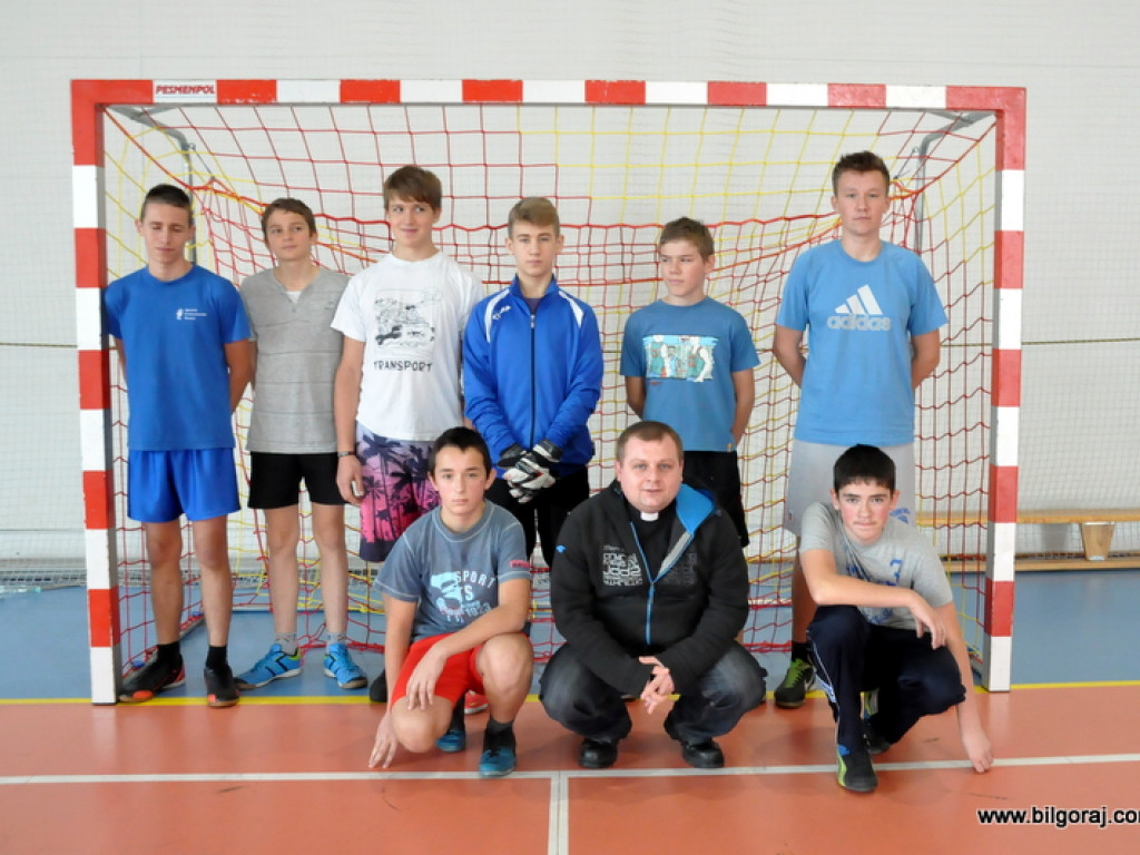 Międzydekanalna rywalizacja ministrantów w piłce nożnej (FOTO, WYNIKI)