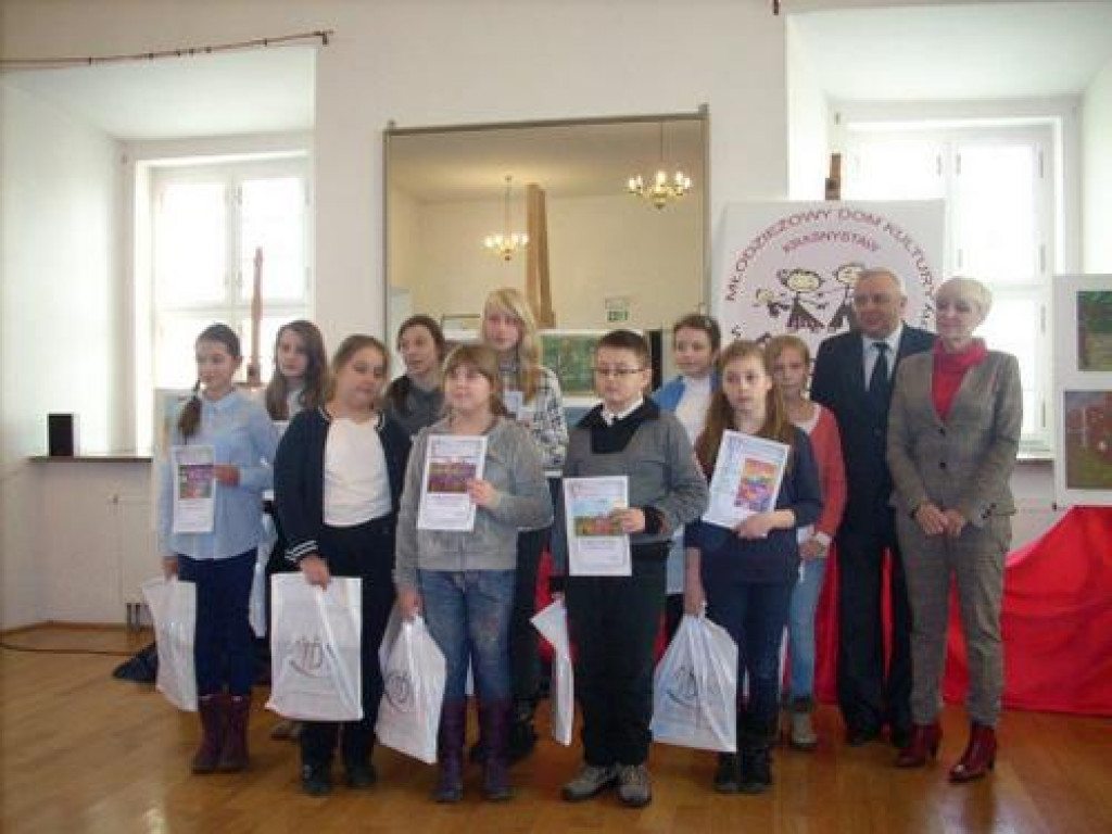 XIV Wojewódzki Konkurs Plastyczny - laureaci z MDK w Biłgoraju