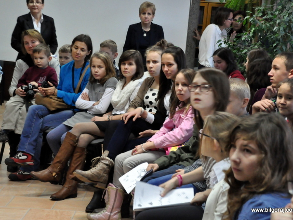 Spotkanie opłatkowe dla dzieci z Wioski Dziecięcej (FOTO)