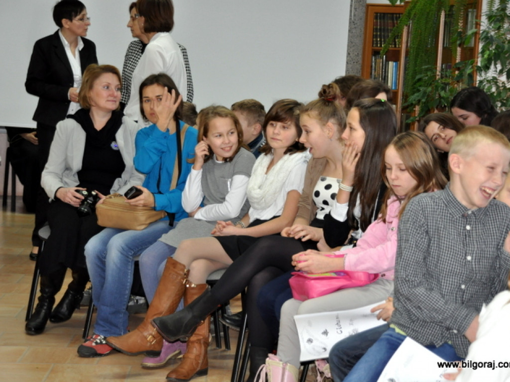 Spotkanie opłatkowe dla dzieci z Wioski Dziecięcej (FOTO)