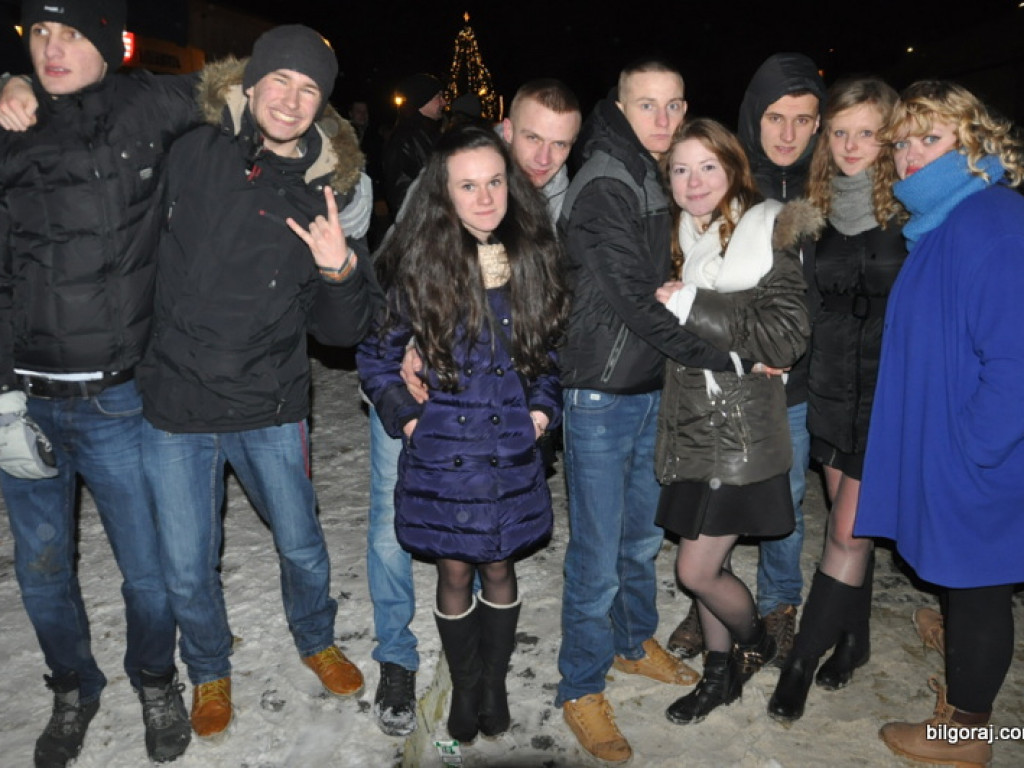 Sylwester 2014. Mieszkańcy Biłgoraja przywitali Nowy Rok pod ratuszem (FOTO)