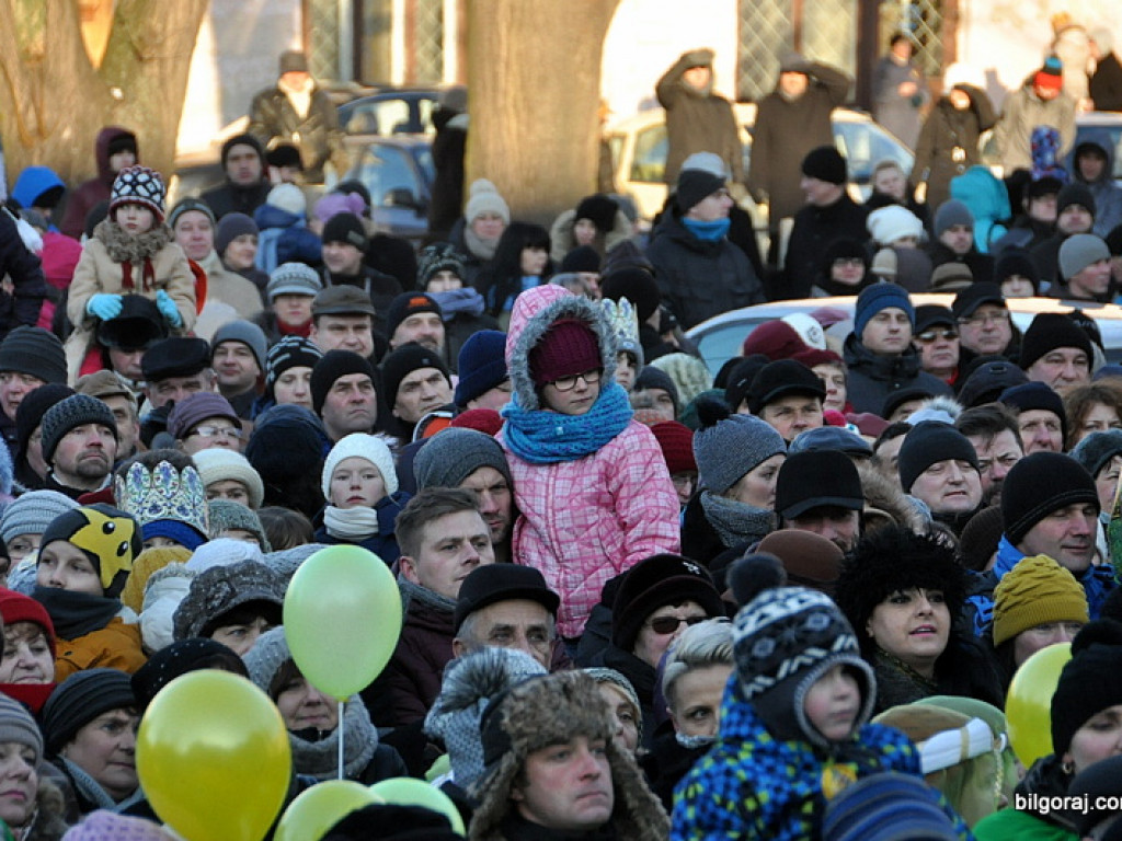 Trzej Królowie na ulicach Biłgoraja szukali Nowonarodzonego Jezusa (FOTO, VIDEO)