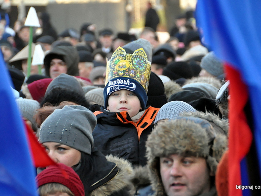 Trzej Królowie na ulicach Biłgoraja szukali Nowonarodzonego Jezusa (FOTO, VIDEO)