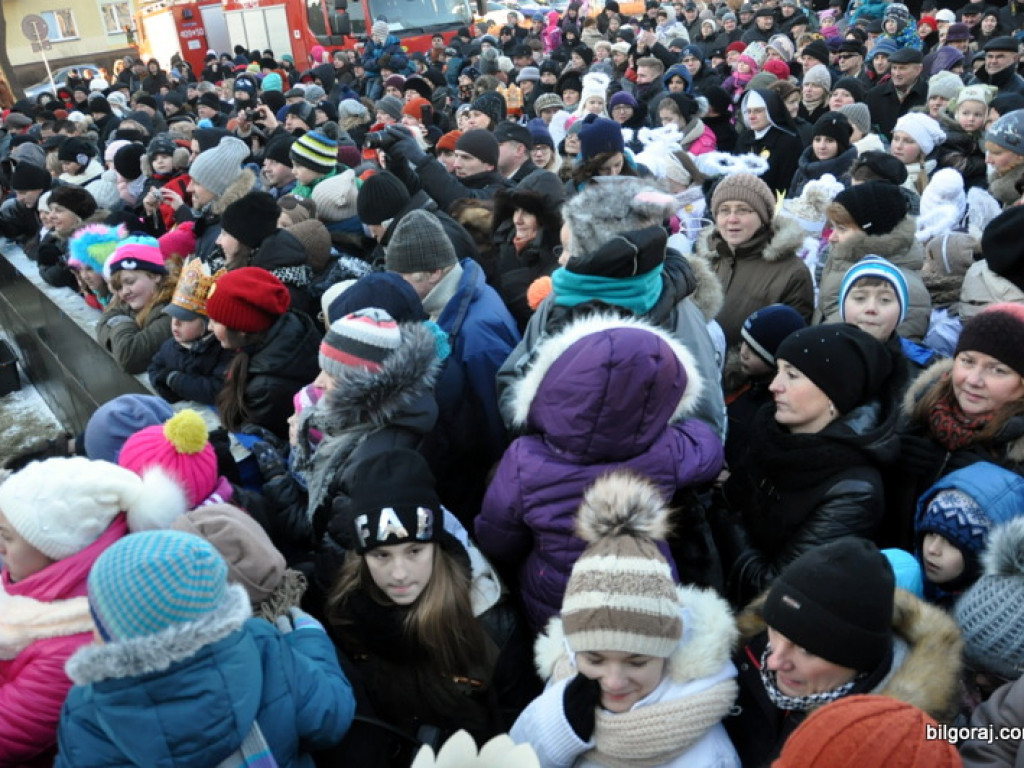 Trzej Królowie na ulicach Biłgoraja szukali Nowonarodzonego Jezusa (FOTO, VIDEO)