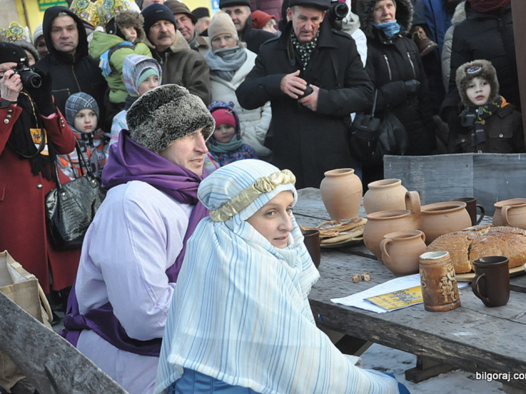 Trzej Królowie na ulicach Biłgoraja szukali Nowonarodzonego Jezusa (FOTO, VIDEO)