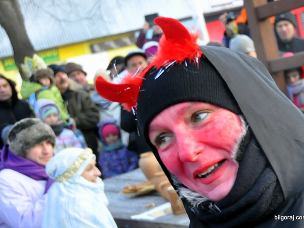 Trzej Królowie na ulicach Biłgoraja szukali Nowonarodzonego Jezusa (FOTO, VIDEO)