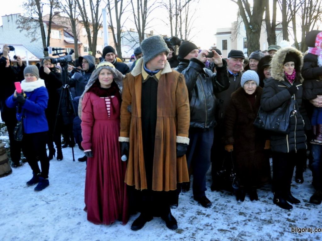 Trzej Królowie na ulicach Biłgoraja szukali Nowonarodzonego Jezusa (FOTO, VIDEO)