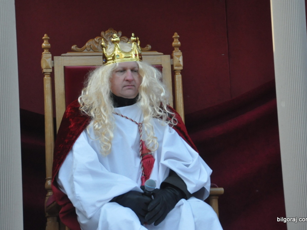 Trzej Królowie na ulicach Biłgoraja szukali Nowonarodzonego Jezusa (FOTO, VIDEO)