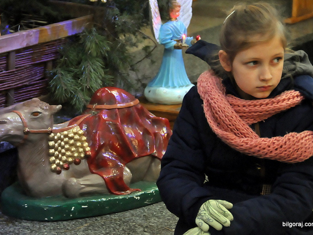 Trzej Królowie na ulicach Biłgoraja szukali Nowonarodzonego Jezusa (FOTO, VIDEO)