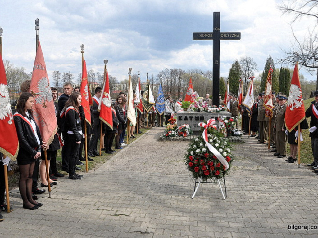 W hołdzie ofiarom Zbrodni Katyńskiej (FOTO, VIDEO)