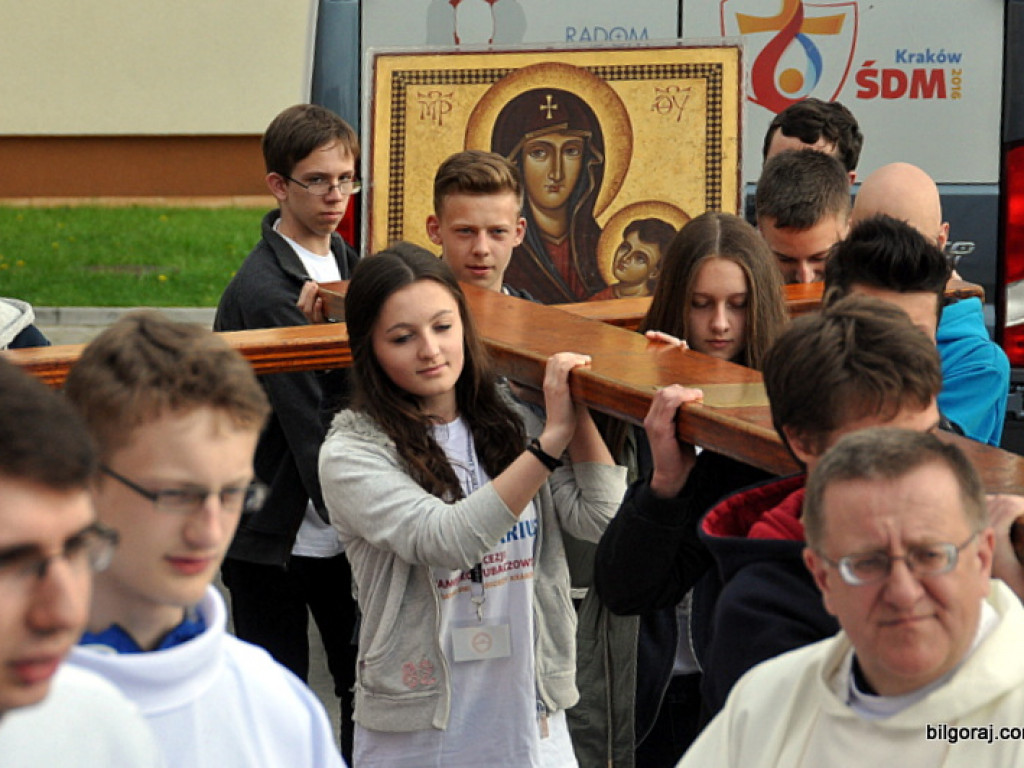 Symbole Światowych Dni Młodzieży peregrynują w naszym Powiecie (FOTO, AUDIO, VIDEO)