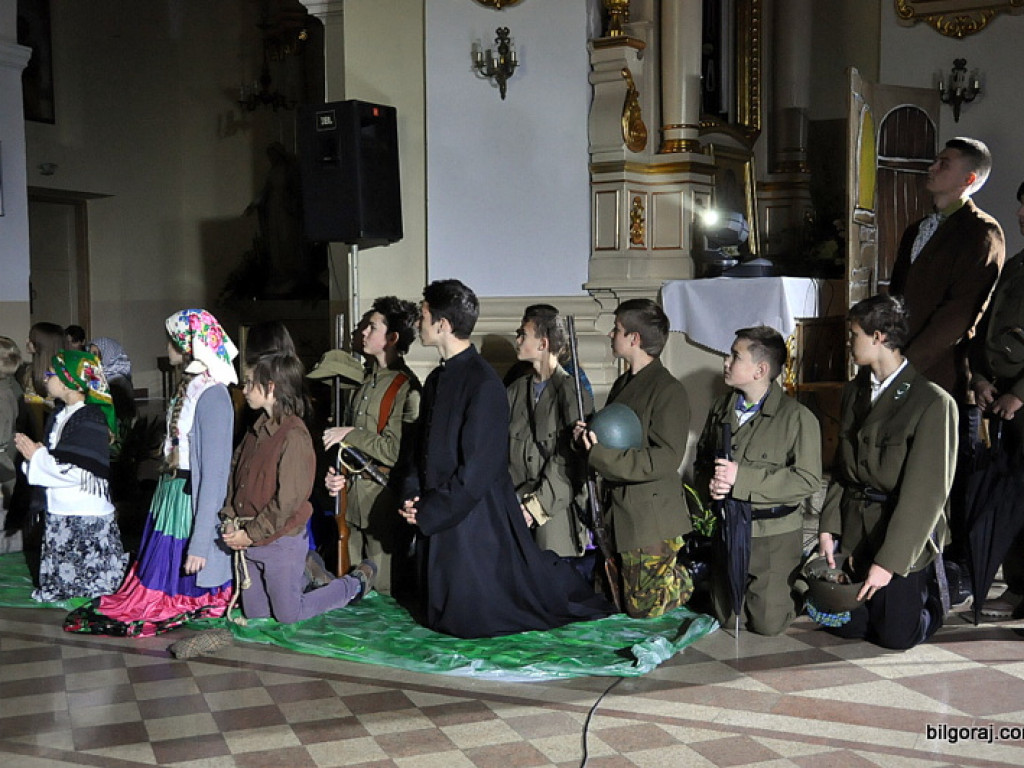 Misterium objawień fatimskich w wykonaniu młodzieży z biłgorajskiego KSM-u (FOTO)