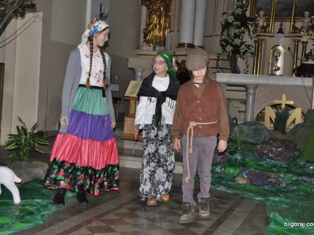 Misterium objawień fatimskich w wykonaniu młodzieży z biłgorajskiego KSM-u (FOTO)