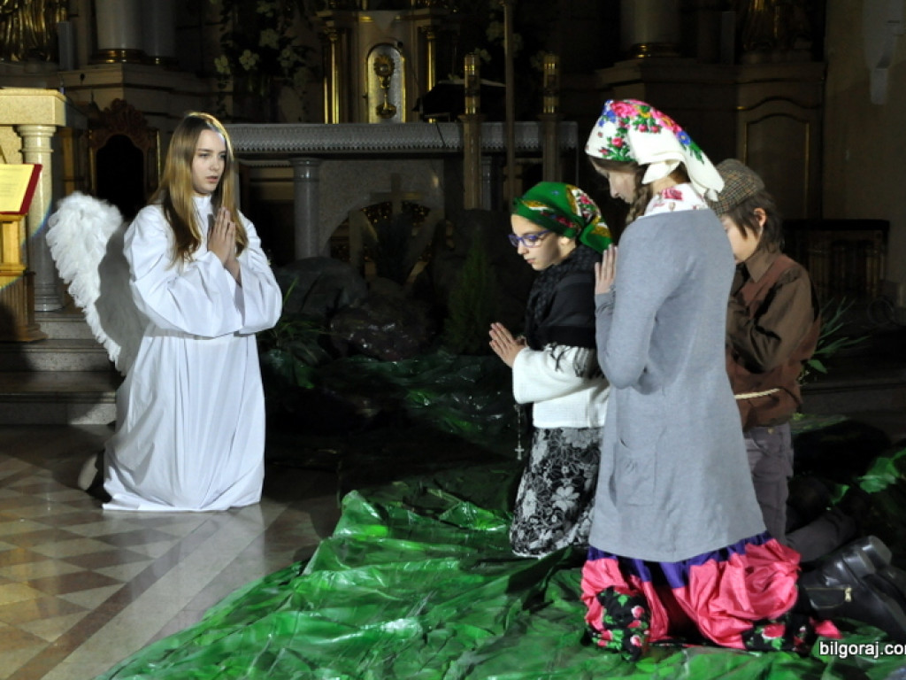 Misterium objawień fatimskich w wykonaniu młodzieży z biłgorajskiego KSM-u (FOTO)