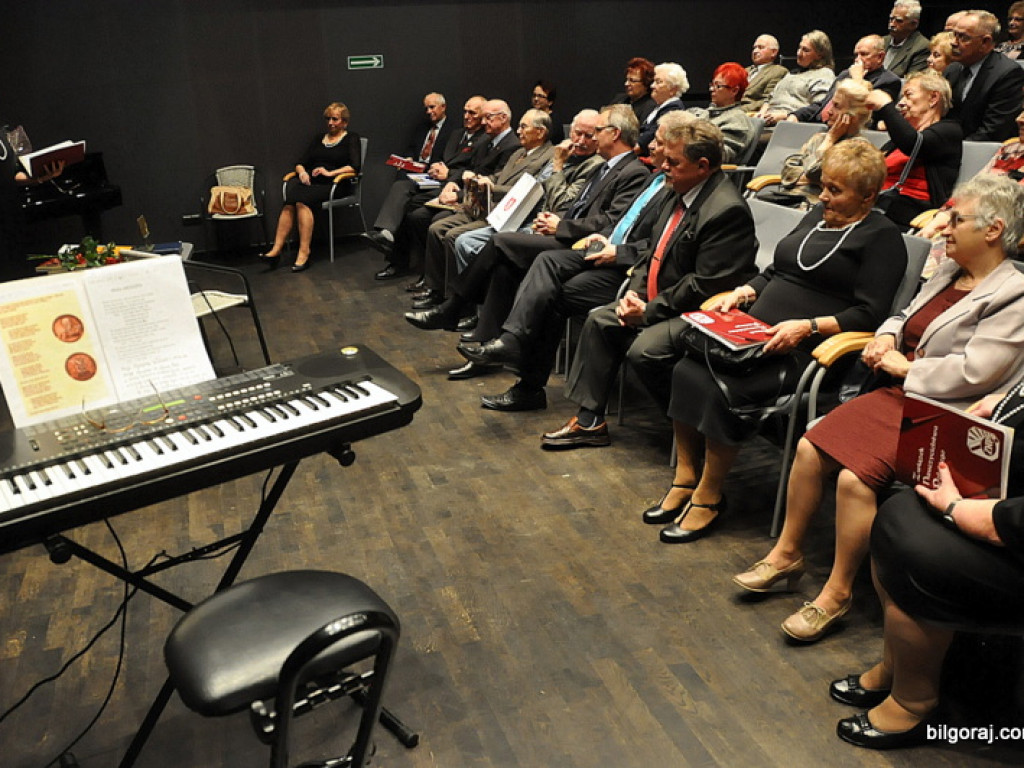 Hasło nasze zawsze wierni, niesiem światło między lud... (FOTO)
