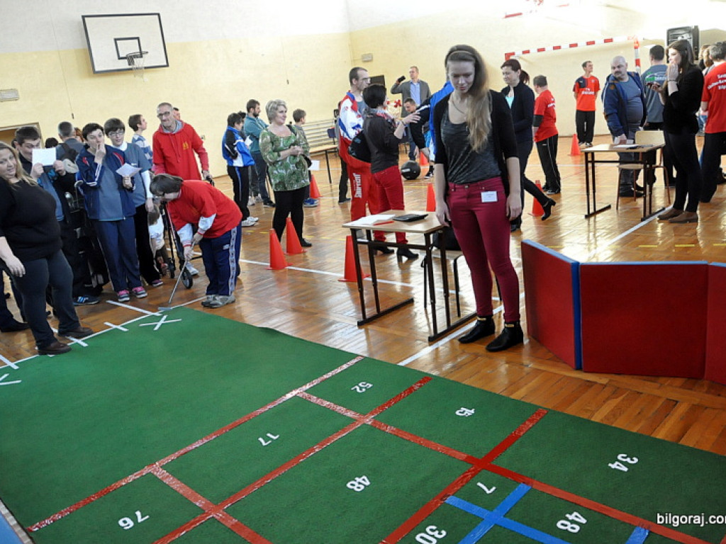 Mikołajkowe rywalizacje sportowe osób niepełnosprawnych (FOTO, VIDEO)