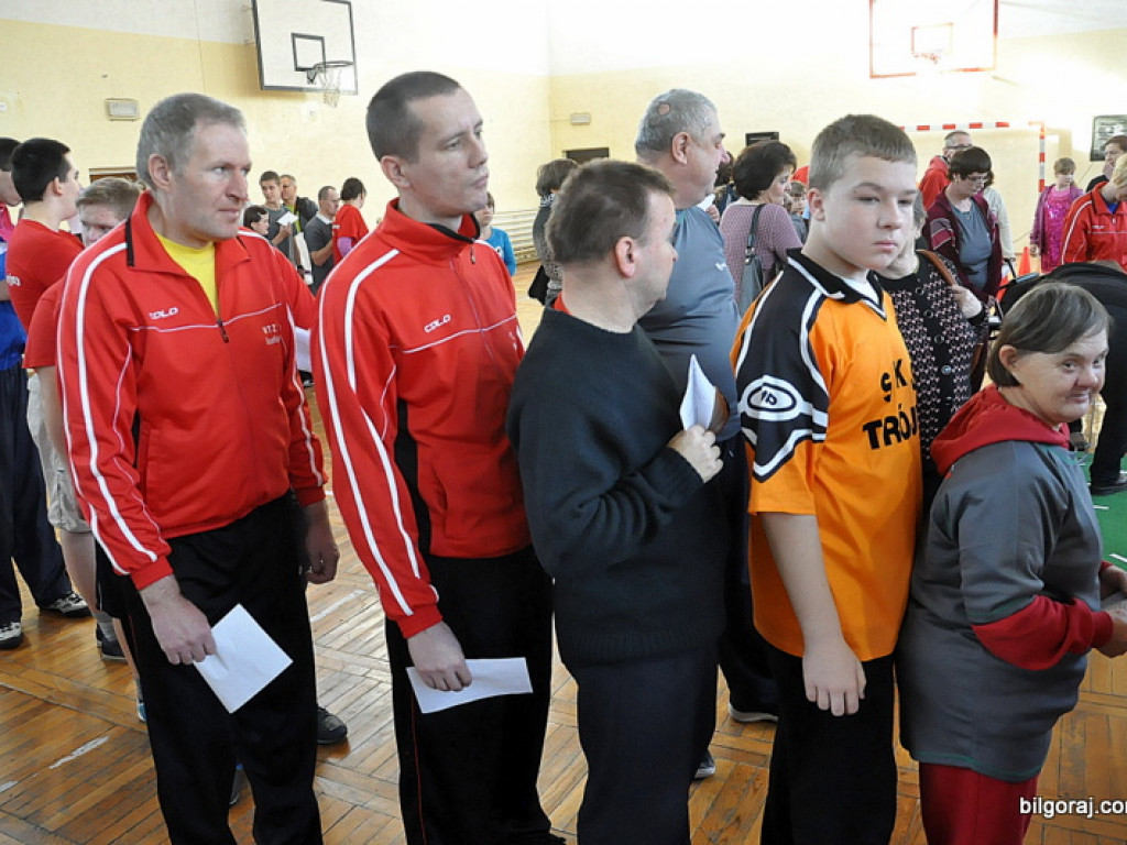Mikołajkowe rywalizacje sportowe osób niepełnosprawnych (FOTO, VIDEO)