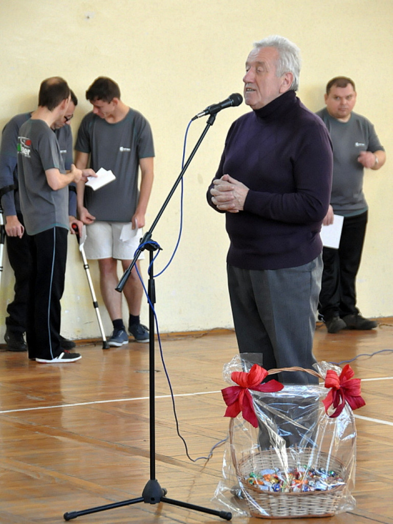 Mikołajkowe rywalizacje sportowe osób niepełnosprawnych (FOTO, VIDEO)