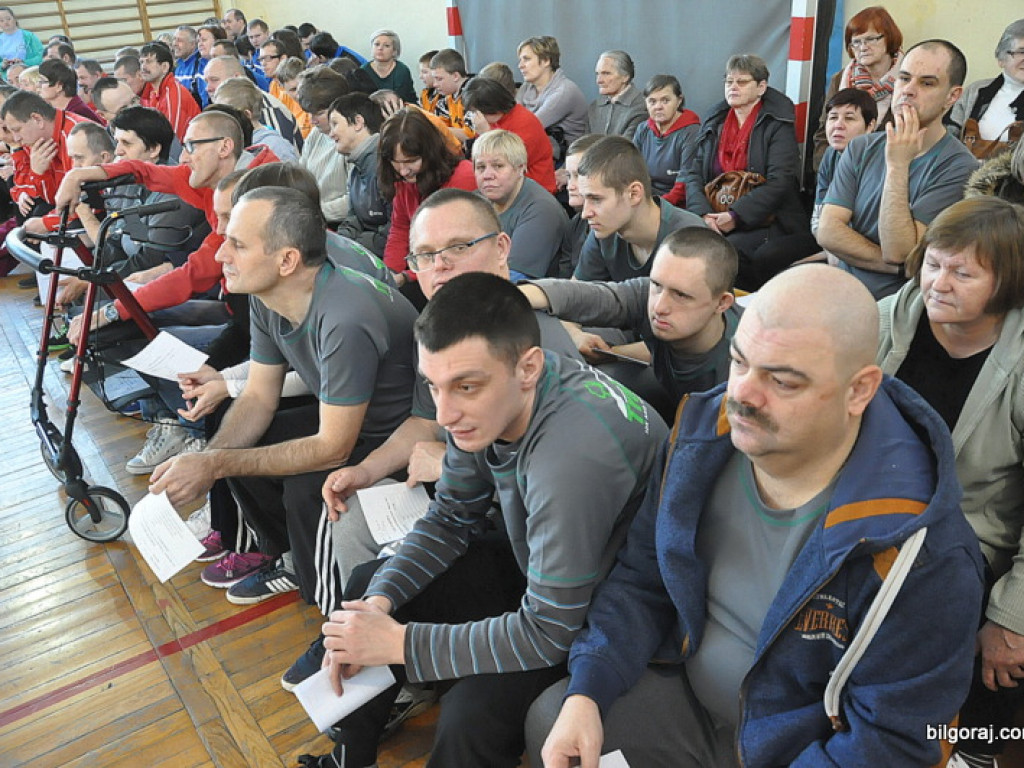 Mikołajkowe rywalizacje sportowe osób niepełnosprawnych (FOTO, VIDEO)