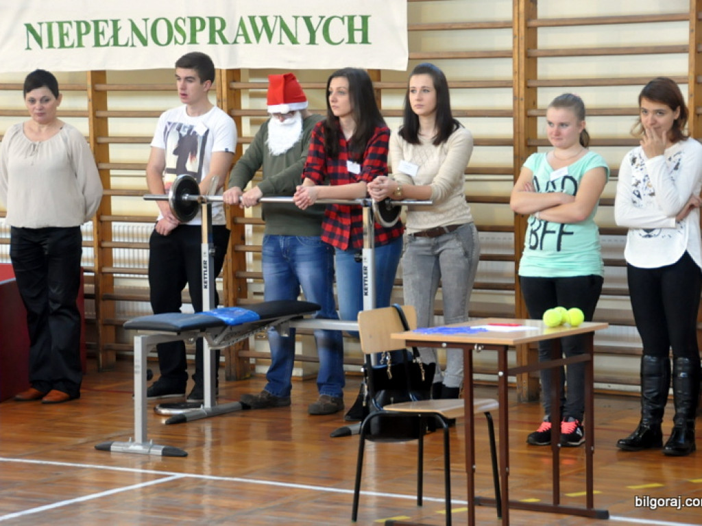 Mikołajkowe rywalizacje sportowe osób niepełnosprawnych (FOTO, VIDEO)