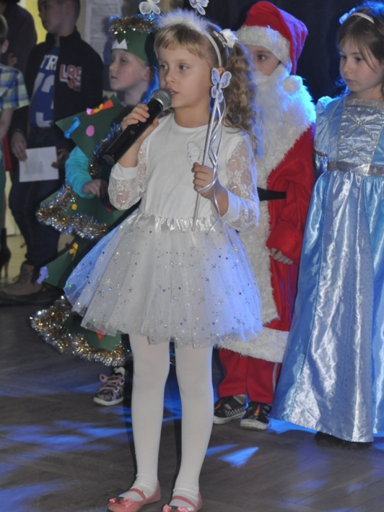 III Koncert Mikołajkowy w SP w Radzięcinie (FOTO)