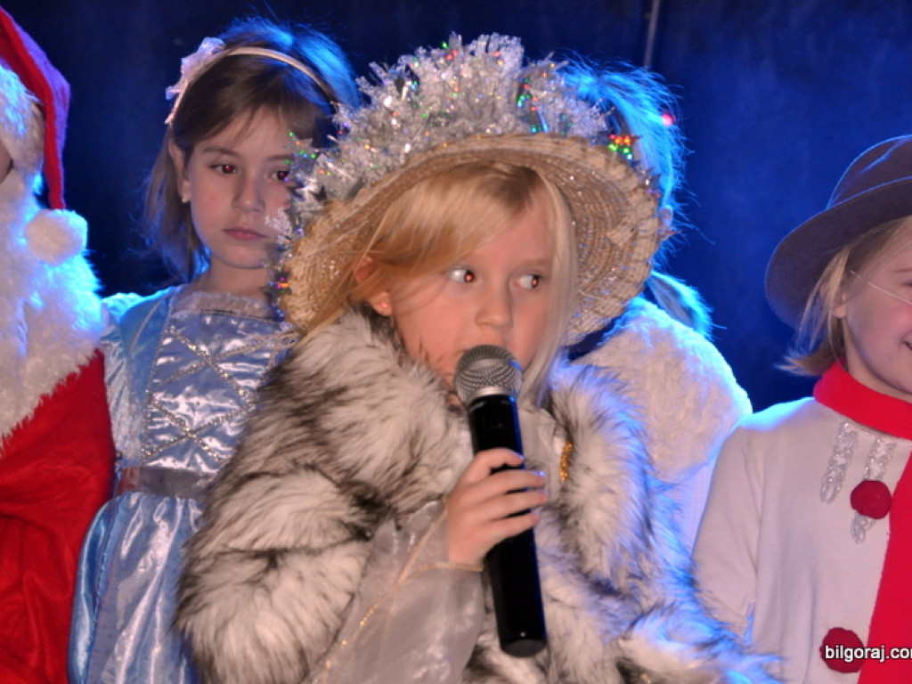 III Koncert Mikołajkowy w SP w Radzięcinie (FOTO)