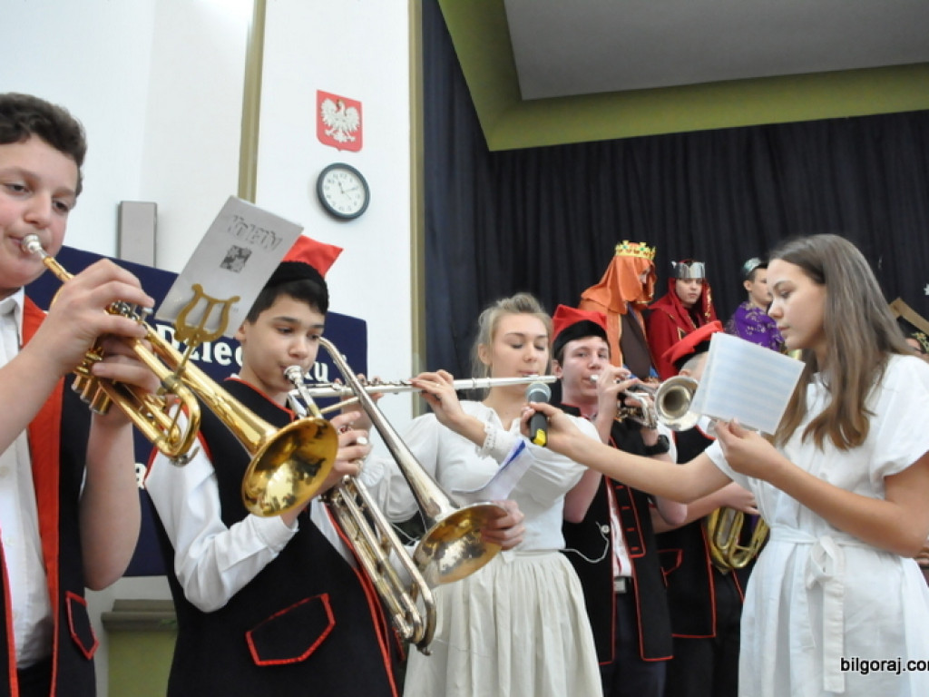 Przegląd jasełek w Katolickim Liceum (FOTO, AKTUALIZACJA WYNIKÓW)