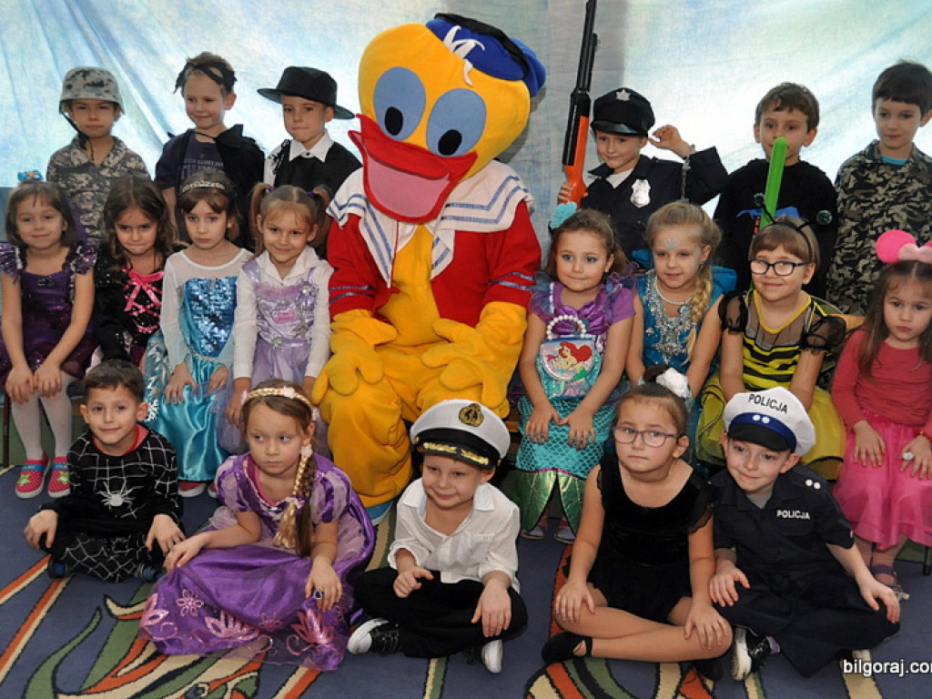 Karnawałowe szaleństwo na balu w Samorządowym Przedszkolu Nr 3