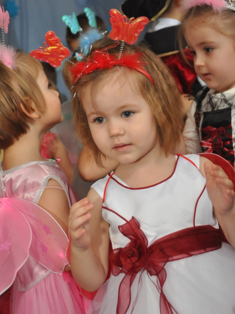 Karnawałowe szaleństwo na balu w Samorządowym Przedszkolu Nr 3