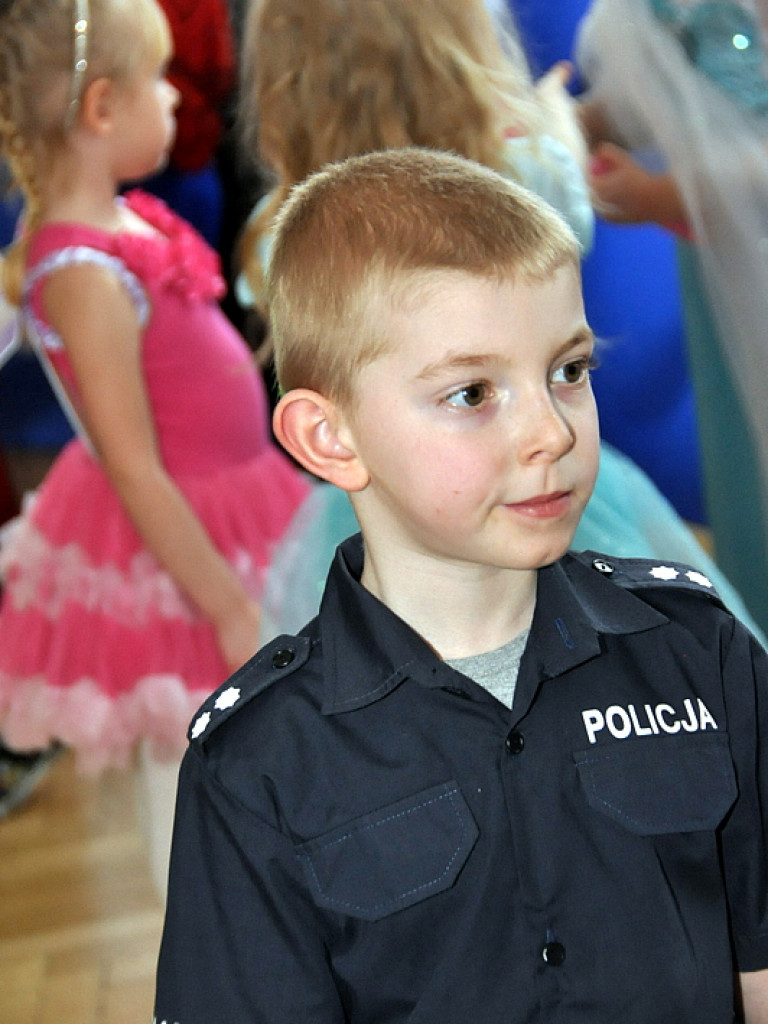 Karnawałowe szaleństwo na balu w Samorządowym Przedszkolu Nr 3