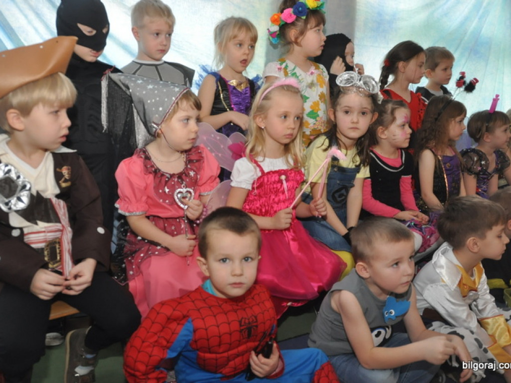 Karnawałowe szaleństwo na balu w Samorządowym Przedszkolu Nr 3