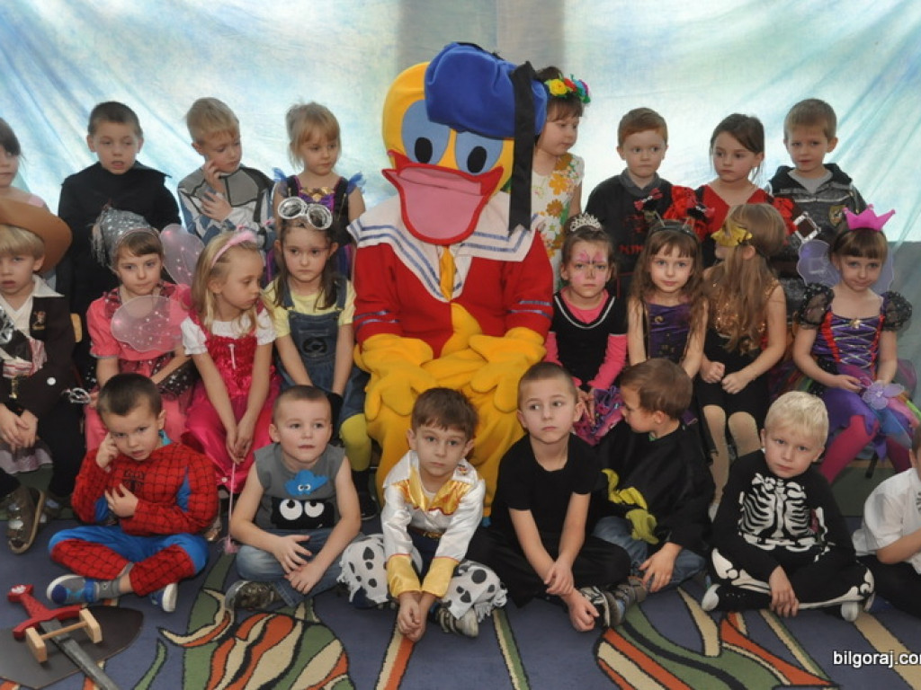 Karnawałowe szaleństwo na balu w Samorządowym Przedszkolu Nr 3