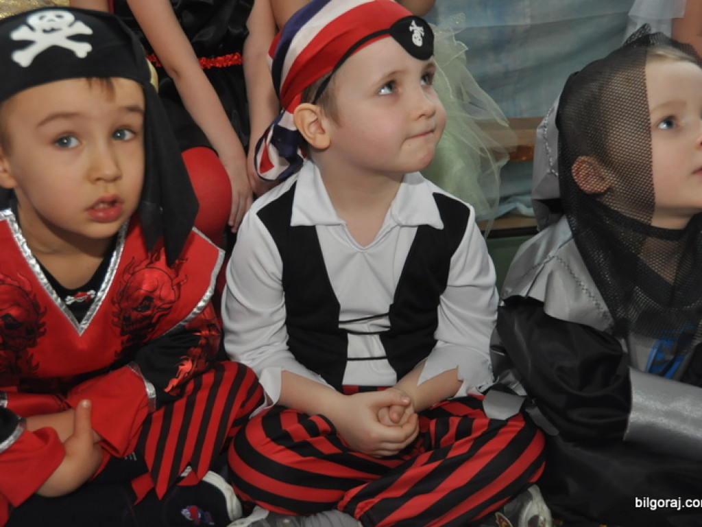 Karnawałowe szaleństwo na balu w Samorządowym Przedszkolu Nr 3