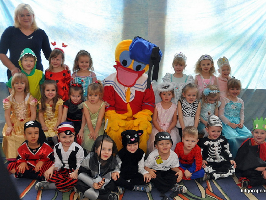 Karnawałowe szaleństwo na balu w Samorządowym Przedszkolu Nr 3