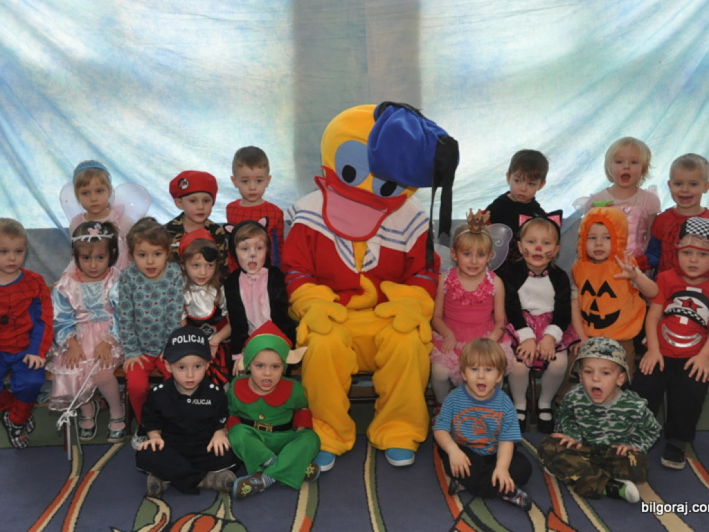 Karnawałowe szaleństwo na balu w Samorządowym Przedszkolu Nr 3