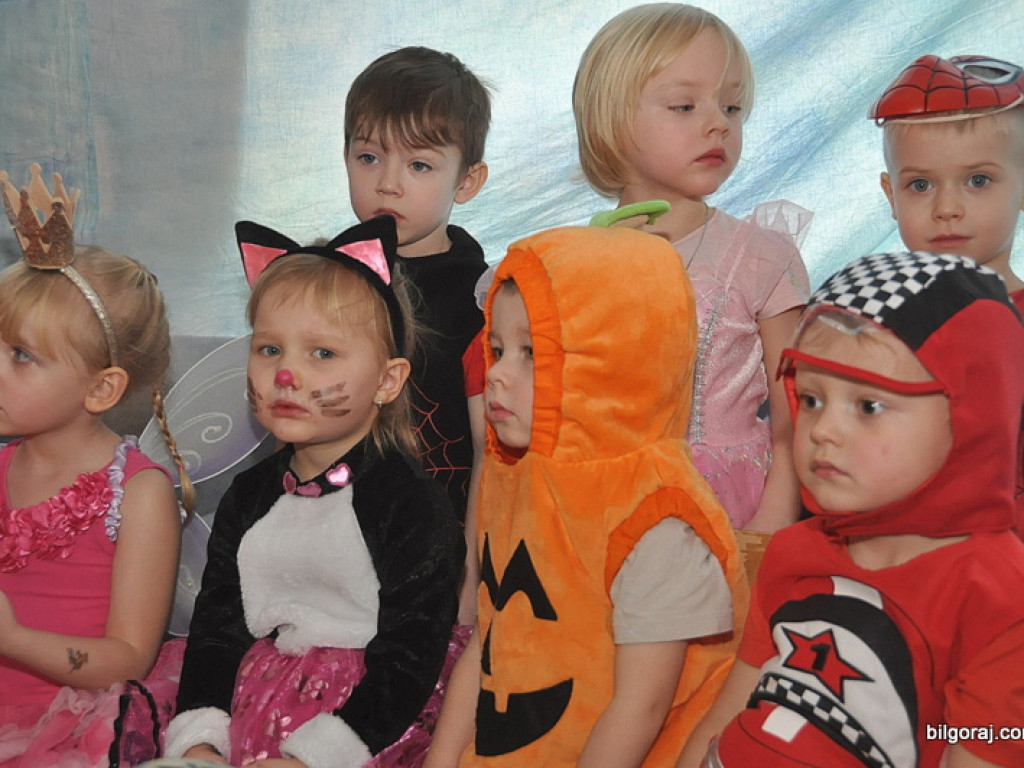 Karnawałowe szaleństwo na balu w Samorządowym Przedszkolu Nr 3