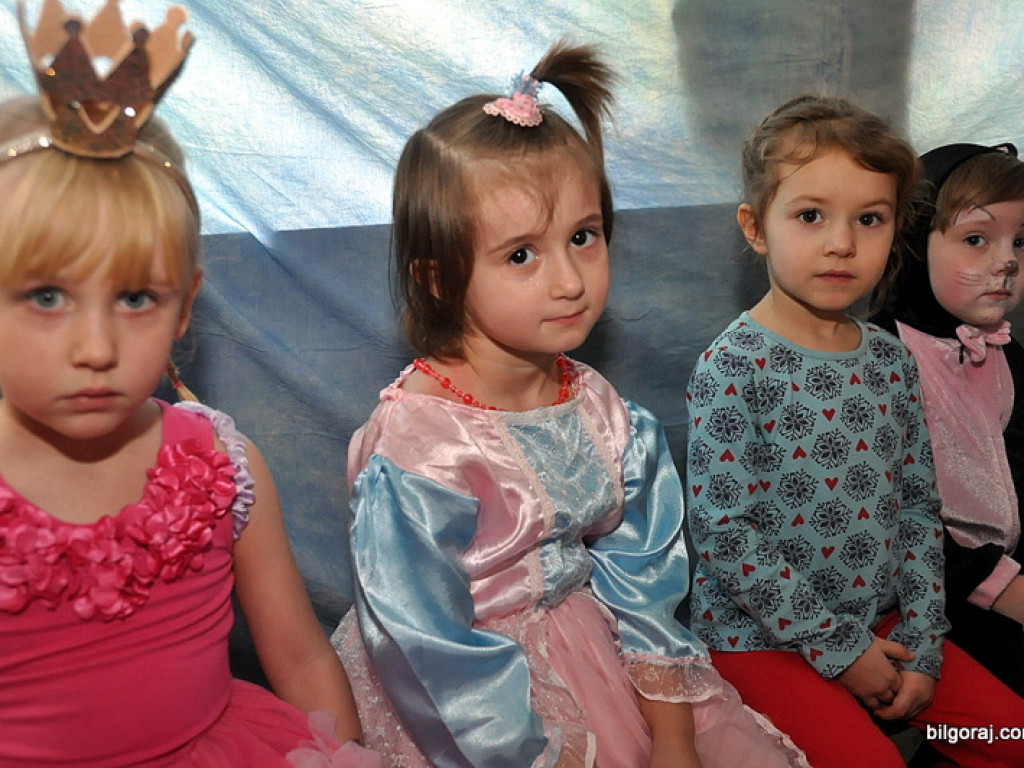 Karnawałowe szaleństwo na balu w Samorządowym Przedszkolu Nr 3