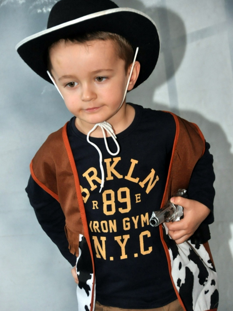 Karnawałowe szaleństwo na balu w Samorządowym Przedszkolu Nr 3