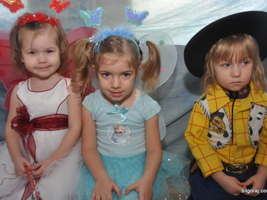 Karnawałowe szaleństwo na balu w Samorządowym Przedszkolu Nr 3