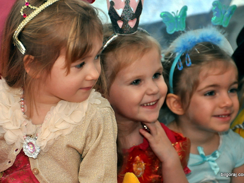 Karnawałowe szaleństwo na balu w Samorządowym Przedszkolu Nr 3